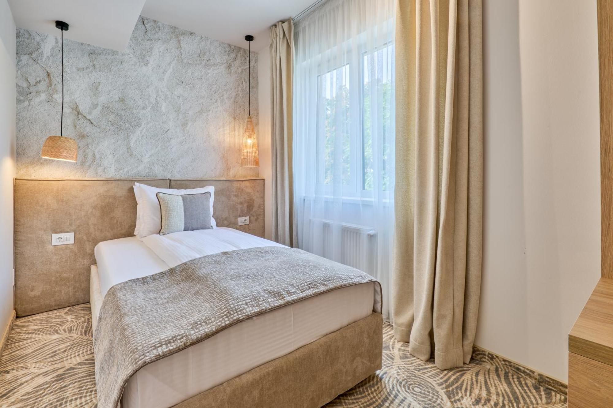 Hotel Serenity Timisoara Timişoara Exterior foto